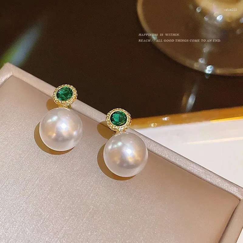 Stud -oorbellen Groen Crystal Freshwater Pearl Ear Studs 2024 Nieuwste Koreaanse minimalistische ontwerp veelzijdige balringen Groothandel