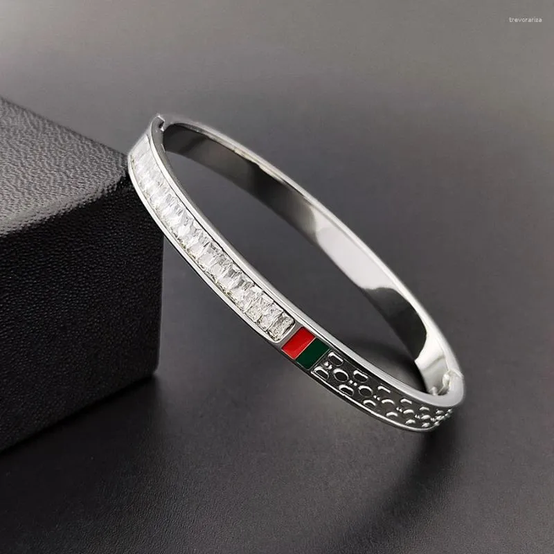 Bangle estilo con incrustaciones de circón rectangular verde pulsera a juego para la boda ovalada de la boda para mujeres joyas de moda