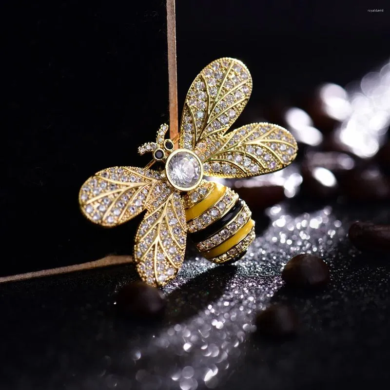 High 2024 end brooches