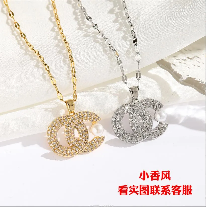 Pendant Necklaces Classic Letter Pearl Set Diamond High Version Titanium Steel Necklace Women's Minimalist Neckchain