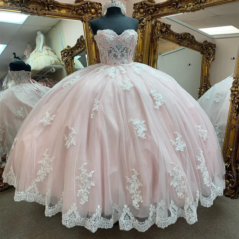 Różowa suknia balowa sukienka Quinceanera 2024 Aplikacje koronkowe księżniczka Tiulle Vestidos de 15 AnoS of the ramion urodziny