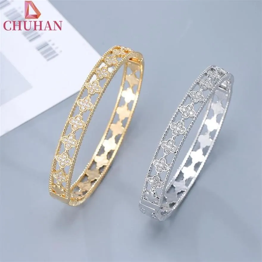 BANGGLE CHUHAN Sweet a quattro foglie di trifoglio intarsiata Bracciale di rame zircone Donne romantiche Caspita