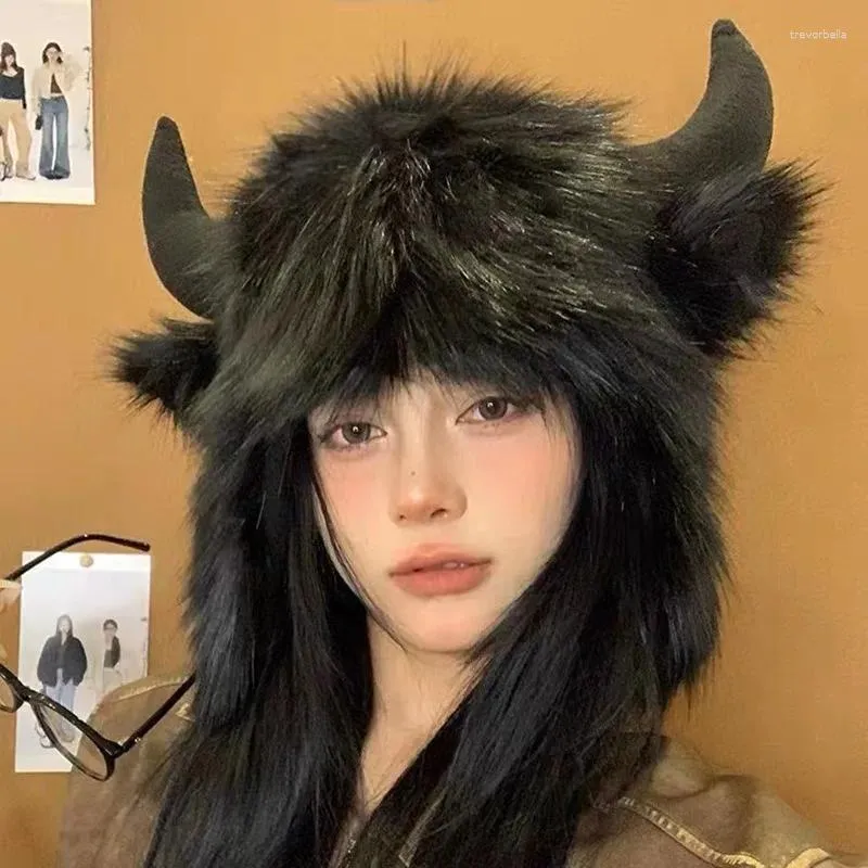 Berets Big Black Bull Horn Mao Lei Feng Hat For Men And Women In Winter Warm Ear Protection Windproof Cow Head Pullover