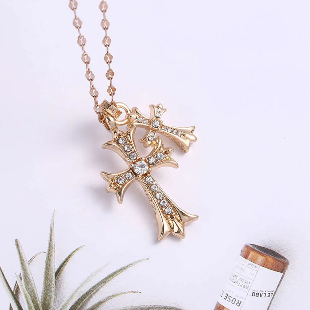CH Designer Cross подвесной ожерелье Chromes с двойным бриллиантом золотой хип -хоп мужчина женский свитер сердца влюбленность подарок санскрит роскошная мода Новая 2024 QPDX