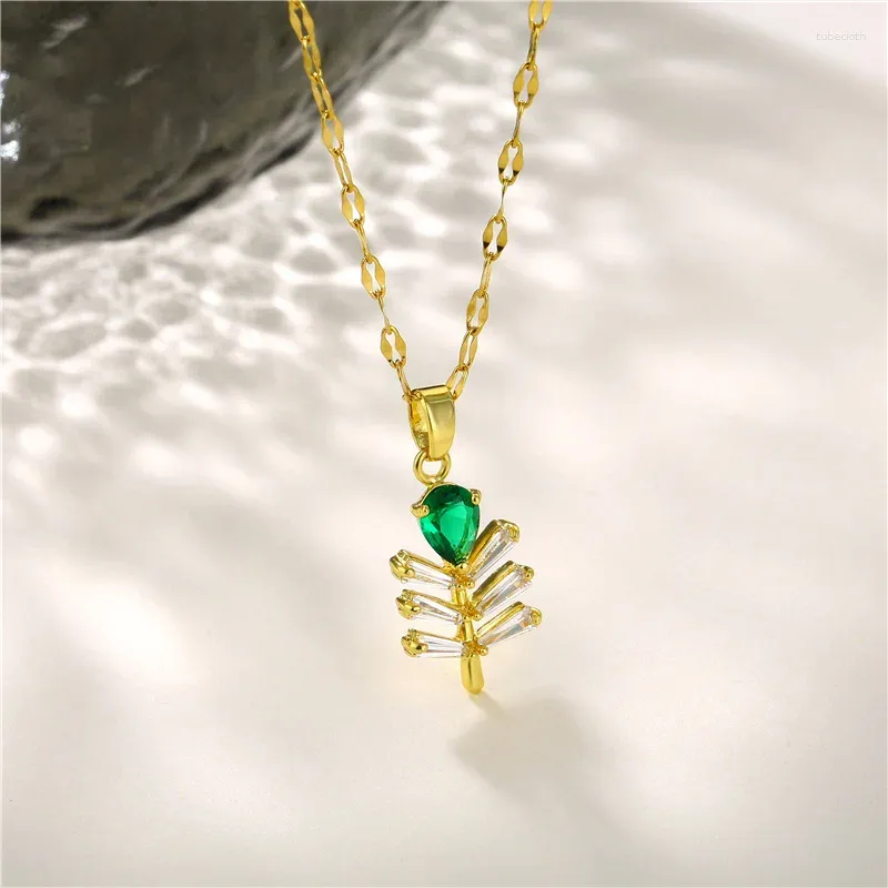 Pendant Necklaces Design Sense Green Crystal Cedar Versatile Short Necklace For Women No Fade Gold Color Stainless Steel Female Neck Chain