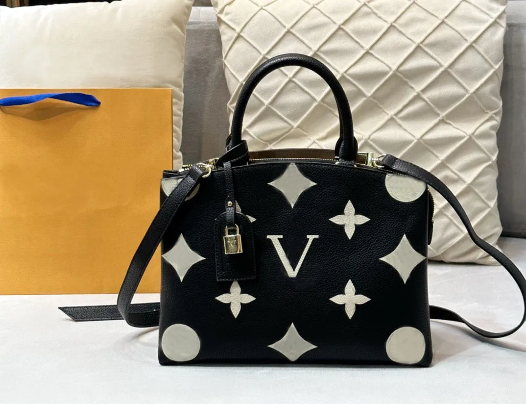 Ahorra a lo Grande en Compras al por Mayor de Limited Edition Petit Palais  Designer Bag Classic Shoulder Bag Clutch Handbag Luxury Brand Tote Bag