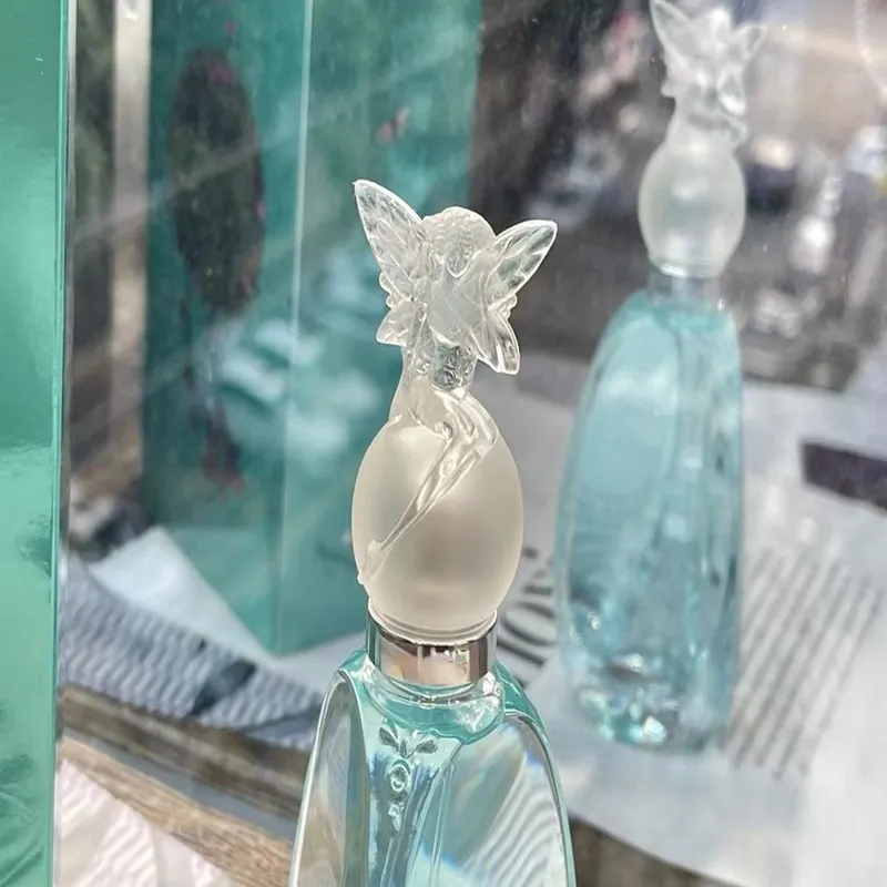 Photoshoot Women Fragrance Photoshoot Cloud Ariana Grande Scent