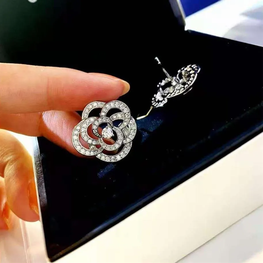 HBP Diamond Rose Mountain Camellia Boucles d'oreilles pleines de diamant 925 Silver Simple Personnalité Net Red Women's Fashion Jewe2518