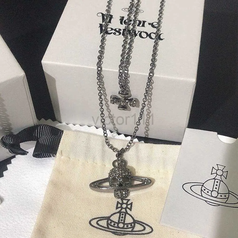 Ontwerper Viviene Westwood Nieuw VivienneWestwood Westelijke keizerin Dowager Skelethoofd Saturn Cross Bone Dubbele laag ketting Punk unisex trui chai j6vb