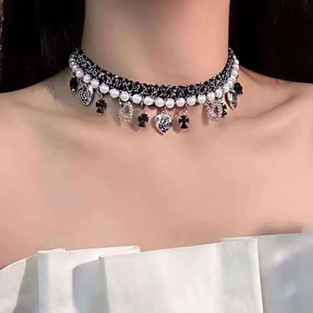CH Diseñador Collar Collar Collar Cromes New Black Love Pearl Luxury Luxury Elegant Collar Collar Heart Sweater Regalo Sánscrito Fashion 2024 Isah