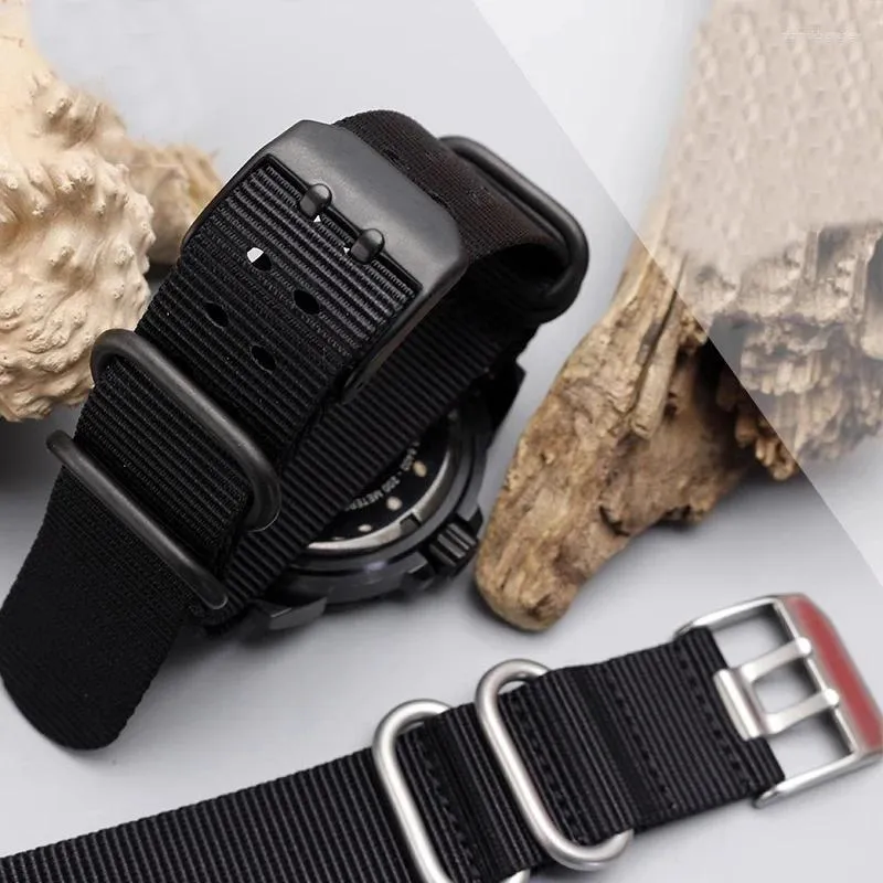 شاهد حزام النايلون العسكري عالي الجودة لـ 3581 8821 8831 3051 Series Series Canvas Sport Band 22mm 23mm