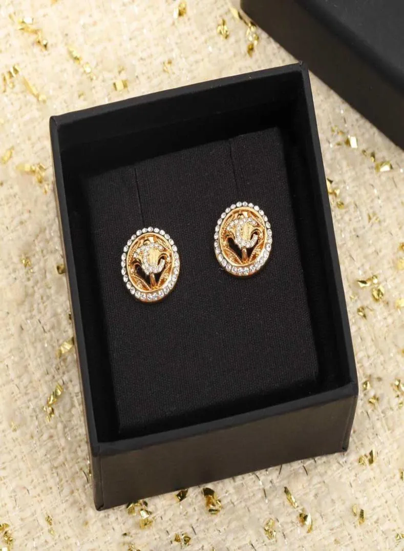 Luxuriöse runde Form mit Diamant und hohlem Design in 18 Karat vergoldet für Damen, Hochzeitsschmuck, Geschenk mit Boxstempel PS3222A9036278
