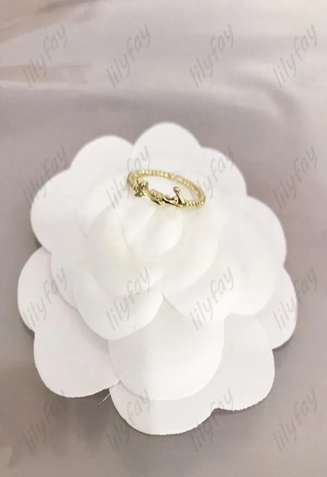 Luksusowe srebrne gwintowane pierścienie miłosne Pierścień Pierścień Złote Litery Wzór moda biżuteria damska Mężczyźni lśniący zwięzły rozmiar 5865323