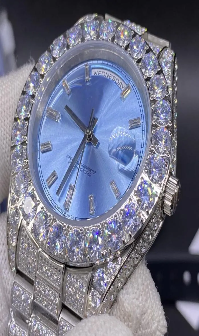 Montre tout en diamant sale