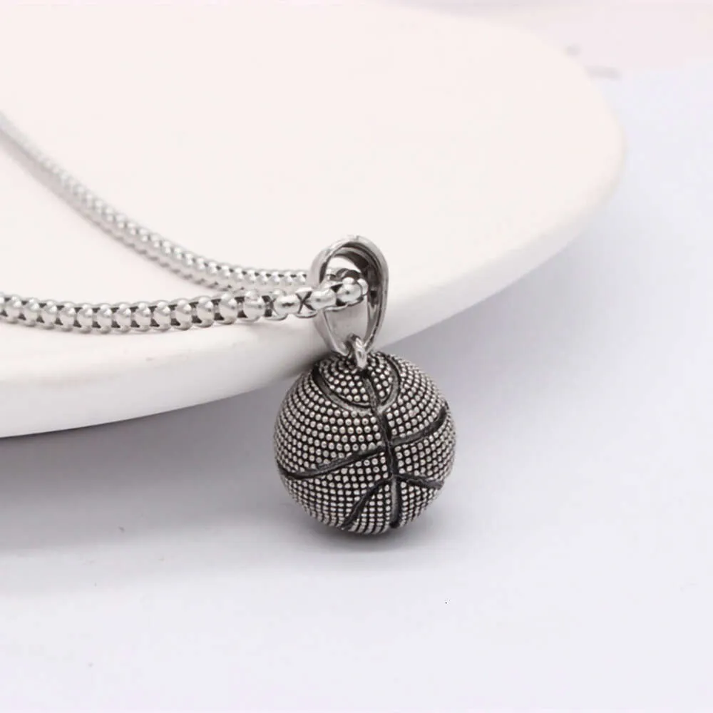 Collana Uomo Basket Con Ciondolo A Palla 3D – Acciaio Inossidabile, Oro/Argento, Regalo Fan