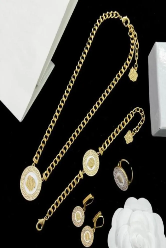Luxury White Chain Necklaces Bracelets Earrings Set Banshee Head Portrait 18K Gold plated Jewelry Sets9812365
