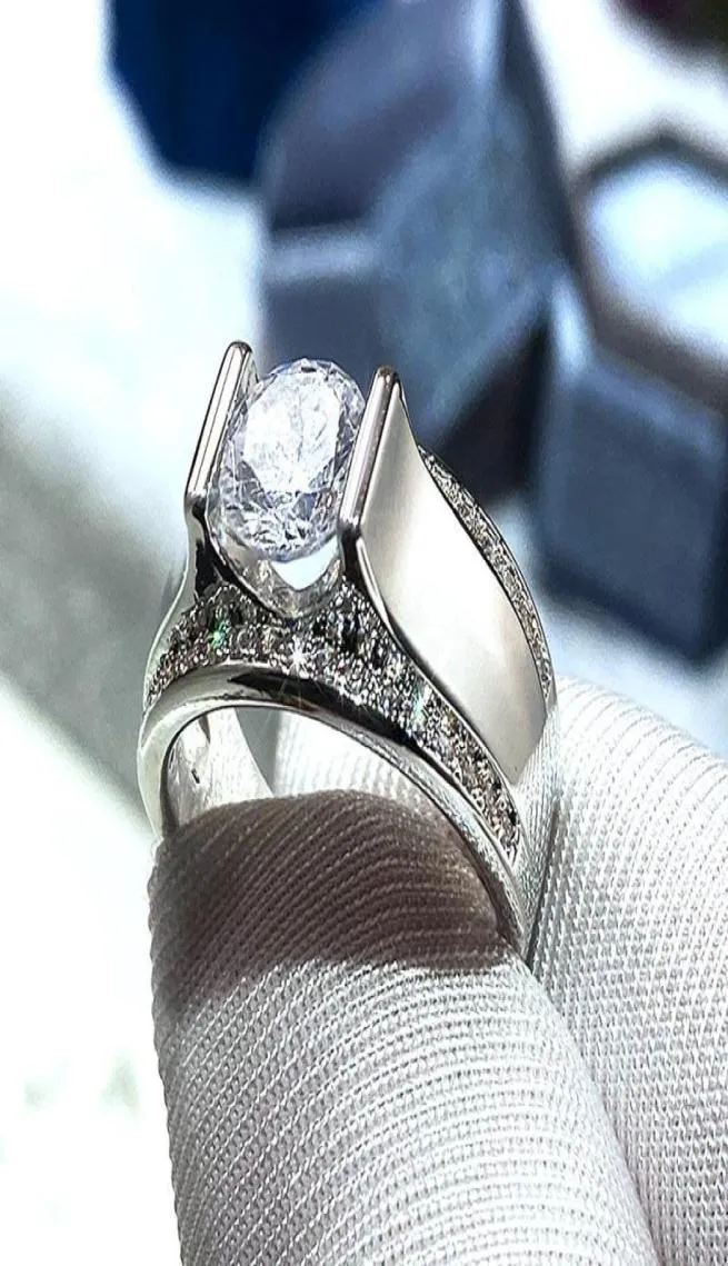 結婚指輪Huitan Luxury Bands Men Finger Solitaire Round Zirconia Crystal Male Marriage Silver Color Statement Jewelry8273951