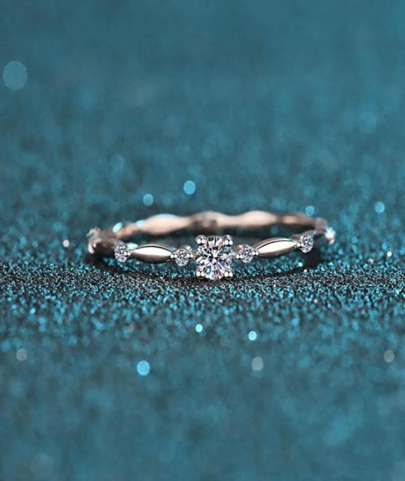 Test del diamante in argento 925 superato 01 carati 3 mm Anello in moissanite colore E Taglio perfetto scintillante Mini anelli con diamanti coltivati in laboratorio per ragazza C45691543