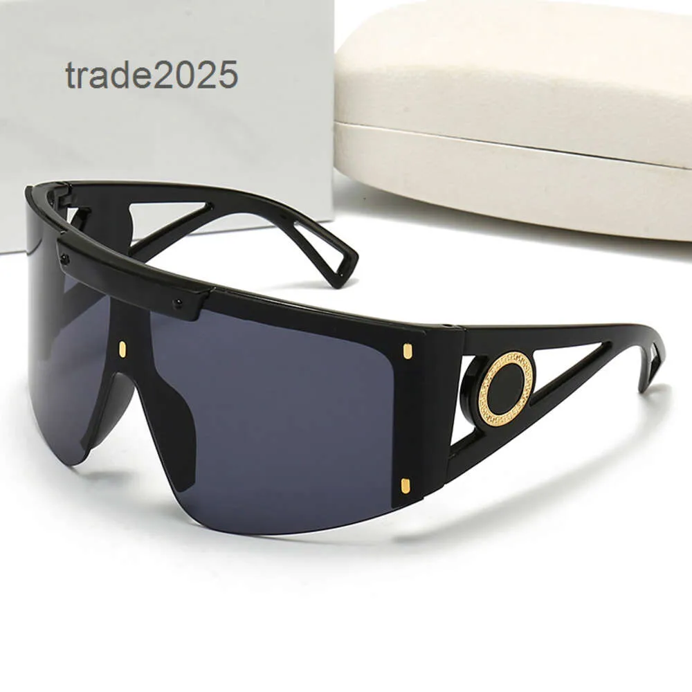 Designer-Sonnenbrille 2023 Mode Luxus Männer Cyclone 4393 Vintage Quadratischer Rahmen Rhomboid Diamant Brille Avantgarde Einzigartiger Stil Top Qualität Antiultraviolett Kommen Sie mit