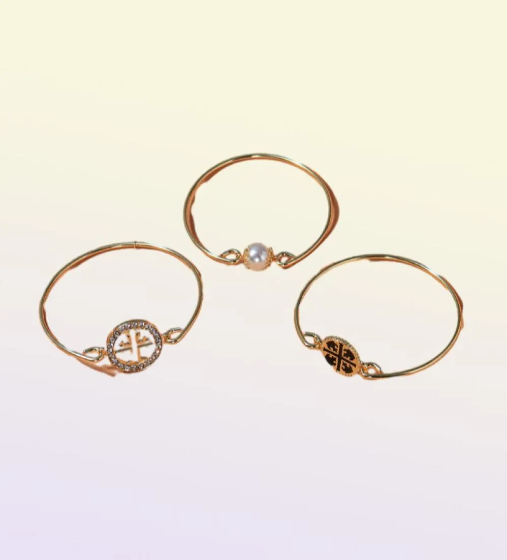 Новый дизайн Crystal Metal Hollow Flower Bangles for Women Fashion Jewelry 2021 Жемчужные подвесные браслеты Египет Эмалевой браслет Bijoux 33495650