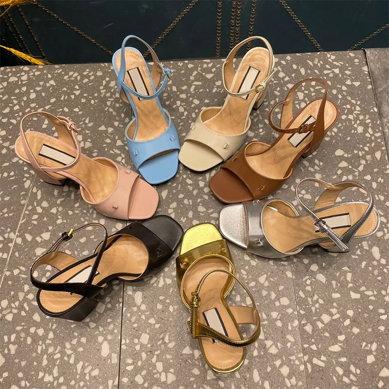 하이힐 디자이너 Strappy Sandals 블록 힐러스 럭셔리 레이디 드레스 클래식 패션 디너 파티 클럽 여성 발 뒤꿈치 블랙 ​​골든 웨딩 신발