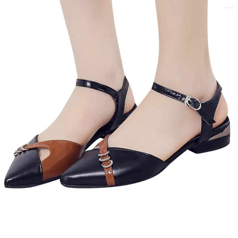 Sandaler kvinnors spetsiga skor Fashion Square High Heel tofflor Ankelbältet Sandal