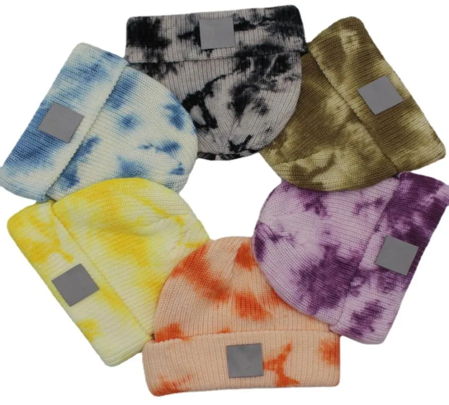 Tie Dyed Leather Label Gebreide Muts Voor Mannen Vrouwen Neutraal Casual Plain Weave Hoed Winter Unisex Hoeden 6 Colors2316000