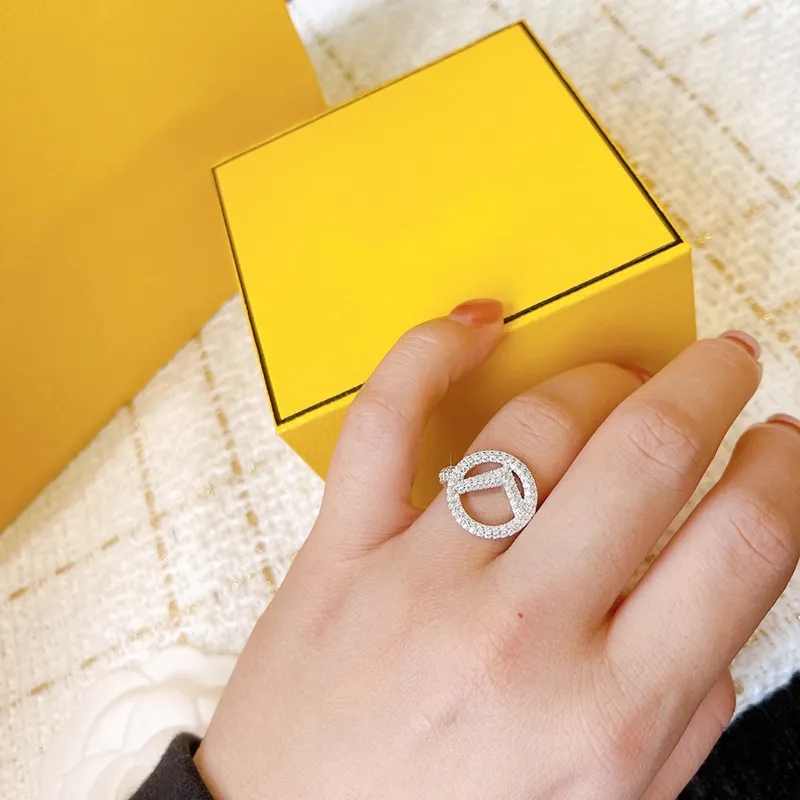 Stijlvolle diamanten ringen ontwerper voor vrouwen luxe sieraden zilveren F-ringen dames gouden ring liefde Bague sprankelende bruiloft verlovingsgeschenken vinger sizer