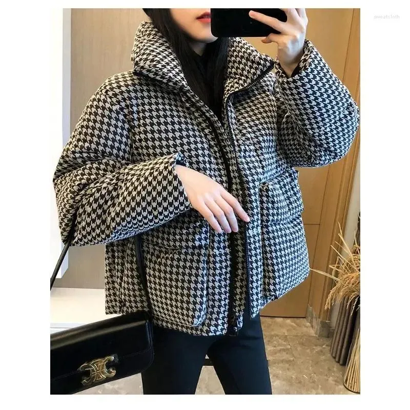 Trench da donna 2024 Giacca invernale Donne a manica lunga parka Super plaid Lady Fashion Coat Short Tops Female Calda casual