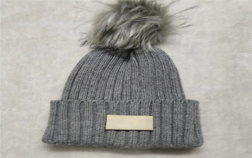 Ny Pom Winter New Warm Woolen Hat Designer Sticked Women Hats Sälj Fashionable Beanies 3254917