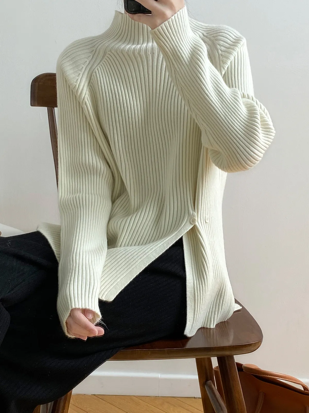 Pullover mit diagonalem Knopfverschluss und halbem Stehkragen für schlankmachendes Schlitzstrickoberteil für Damen