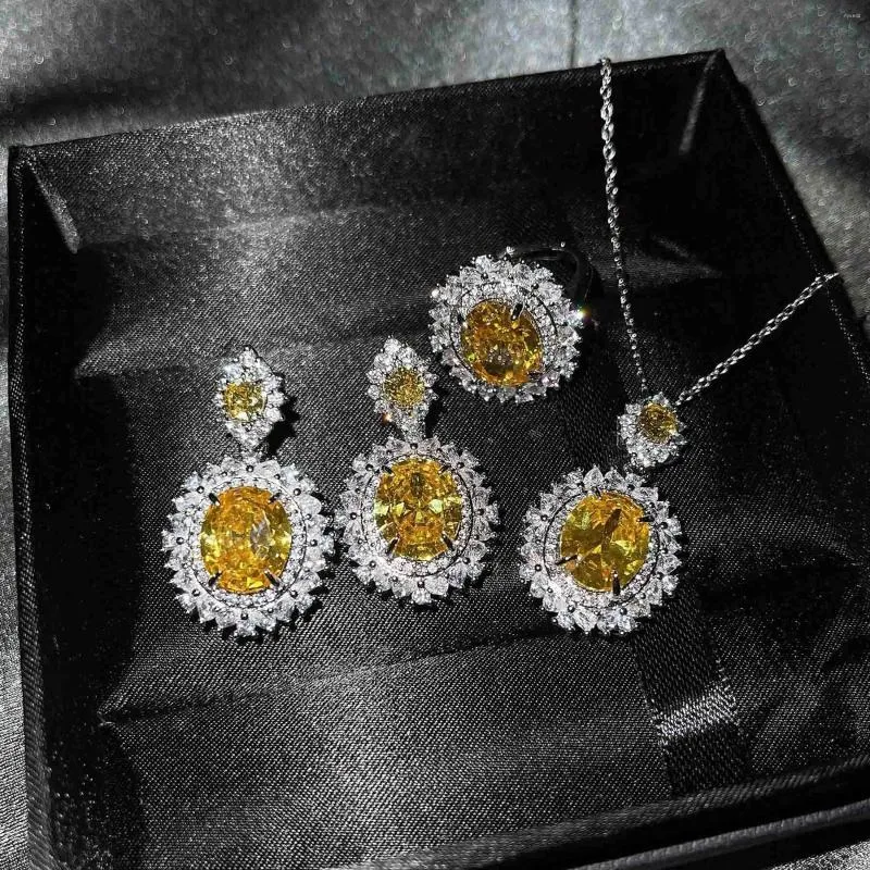 Ketting Oorbellen Set Luxe Voor Vrouwen Bruiloft Verlovingsfeest Accessoires Ring Fancy Sieraden Verjaardagscadeau