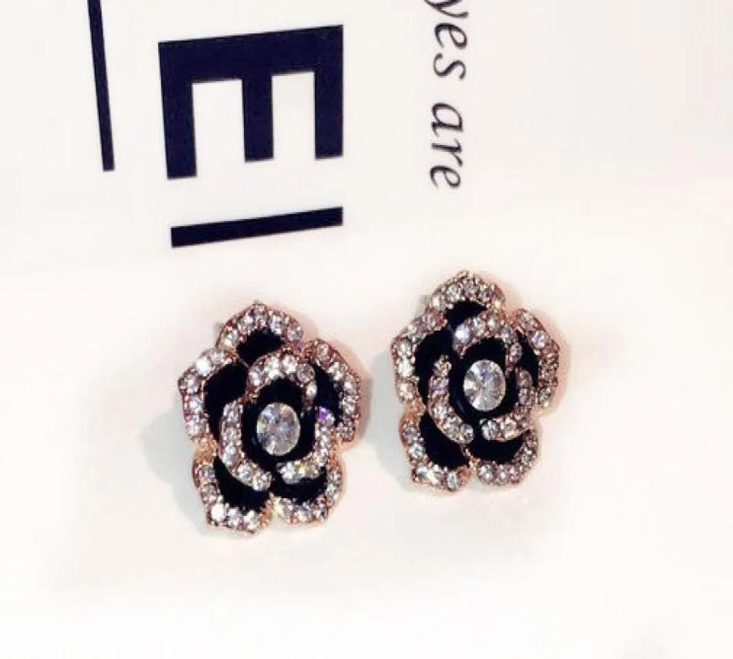 Super Glittering new fashion luxury classic designer elegant beautiful camellia diamond stud earrings for woman girls7687470