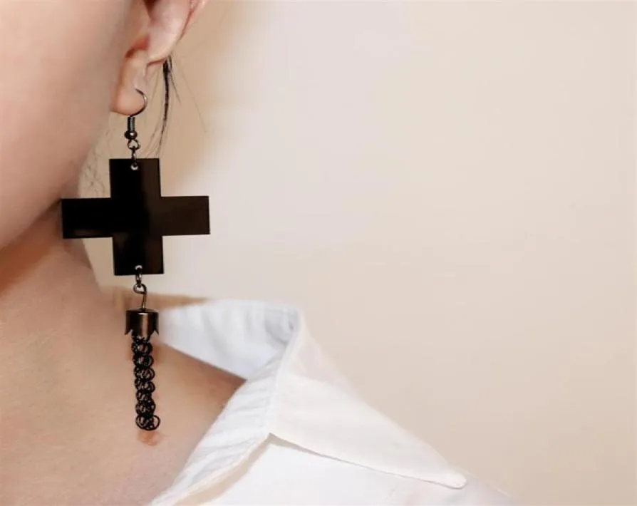 Nowe gotyckie kolczyki z kroplami czarnego krzyża dla kobiet Cross Crossel Long Dangle Earring Trenda Jewelry Acryl Accessories19041831560