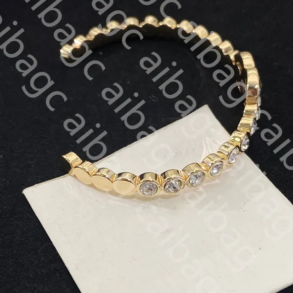 Top Quality Women Designer Bangles Titanium Steel Classic Bracelet Luxury Couple Bracelets Lady Party Gifts Wholesale Bangle with box