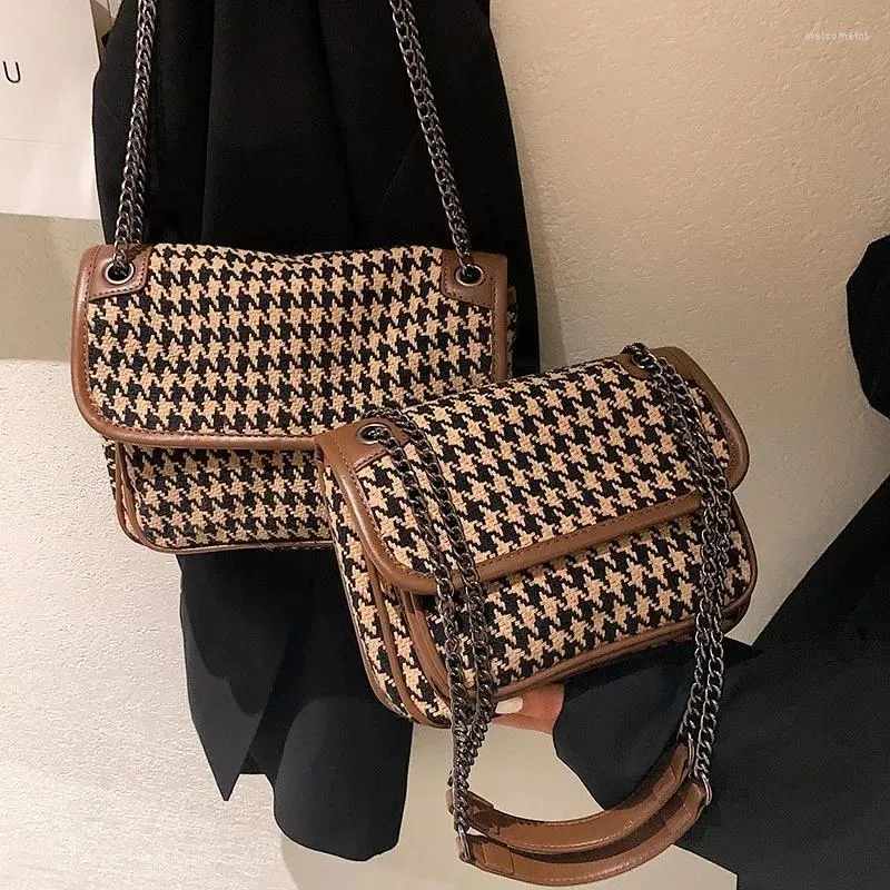 Borse da sera 2023 Autumn e inverno Houndshooth Women's Occiglia Fashion Chain Fashion Women Wool Trendy Messenger Design famoso