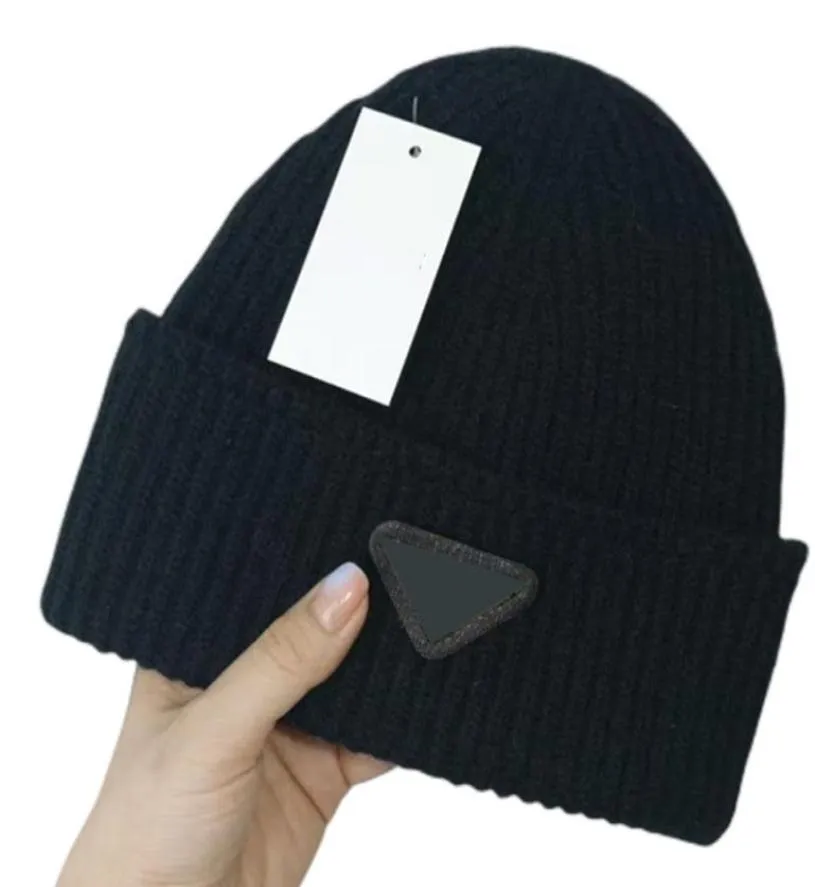 Designer marca women039s luxo gorro chapéu outono e inverno nova p carta triângulo invertido moda tendência simples calor ao ar livre 9166709