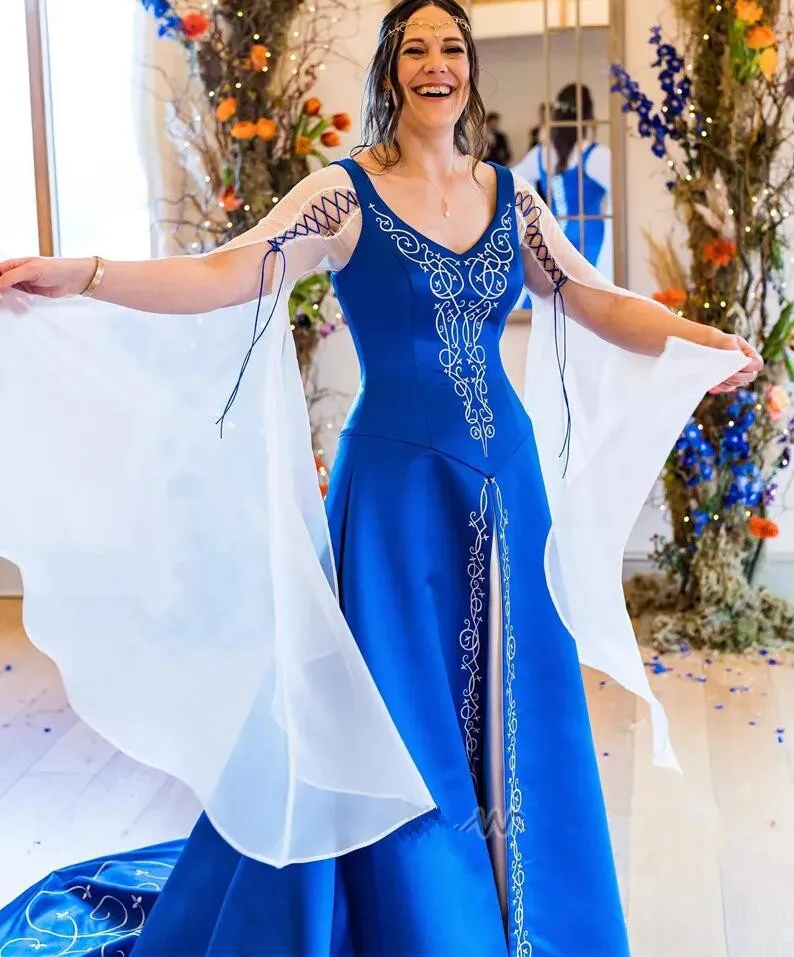 Vestidos de novia de White White Royal Blue Mediaeval de la manga de hadas Bordado de bordado de bordados Elven Renaissance Bridal Gowns