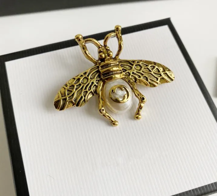 2022 Julklassiker BEES BROOCHES Fashion Brosch för Women Lady Girls Party Wedding Pins As Lovers Gift9222046