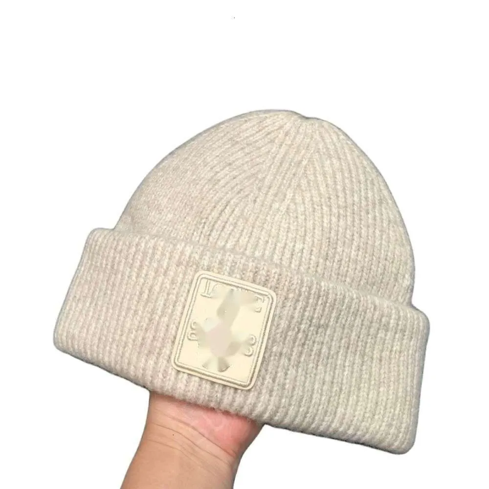 Beanie/Skull Caps Loewee Beanie Designer Top Quality Hat No Plush Style Brim Warm Knit For Autumn And Winter Fashionable Party Original logo