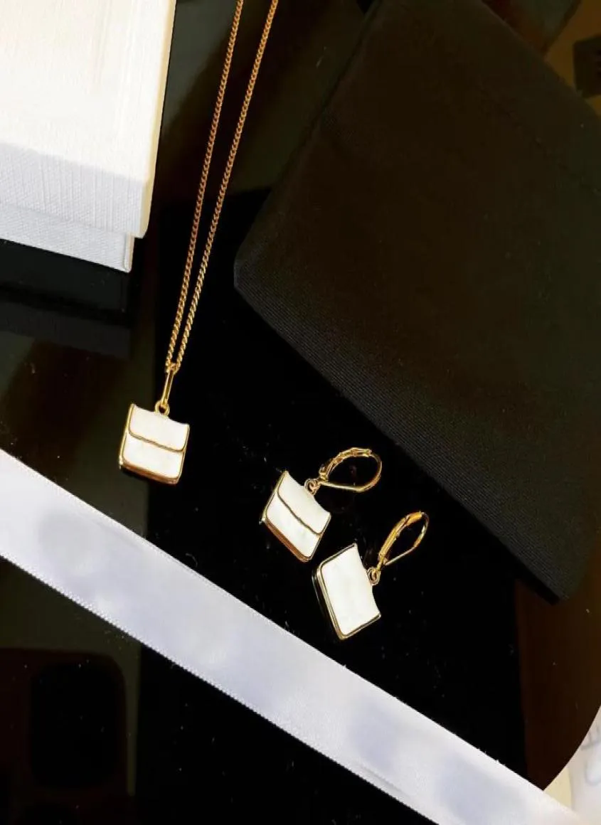 Collana di orecchini alla moda placcati in oro 18kcollana di marca designer di orecchini di lusso per le donne designer di gioielli da sposa festa nuziale gi4384589