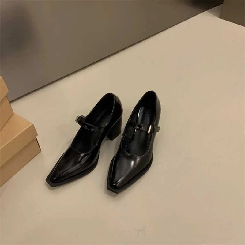 Dress Shoes French style Mary Jane high heels with pointed toe and a straight line. Women's autumn winter black thick paired skirts small leather shoes