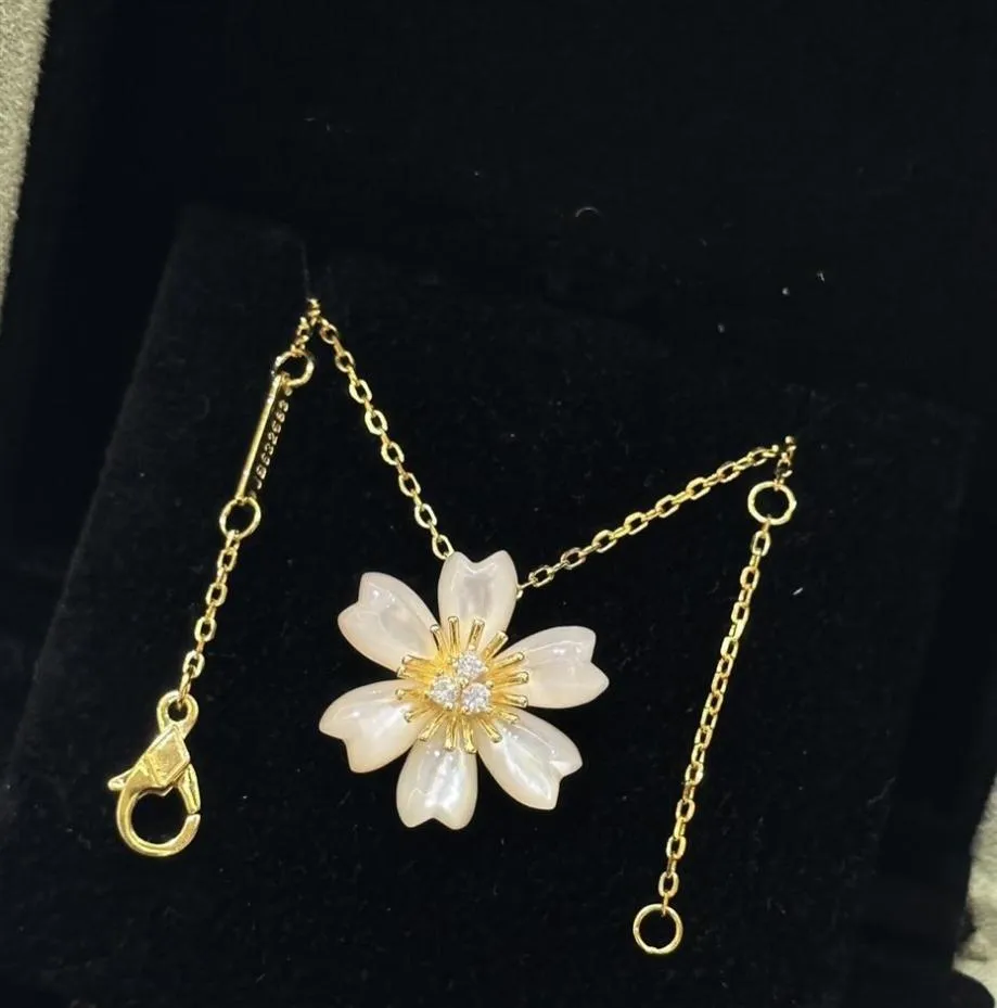 Collier pendentif de luxe Rose De Noel marque Designer haut en argent sterling nacre blanche fleur charme collier à chaîne courte Wi6401664