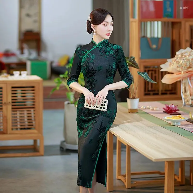 Roupas étnicas Verde Qipao Tradição Chinesa Vestidos Longos Elegantes Vestidos Mulheres Outono Inverno Qipaos Imprimir Flor Mandarim Collar