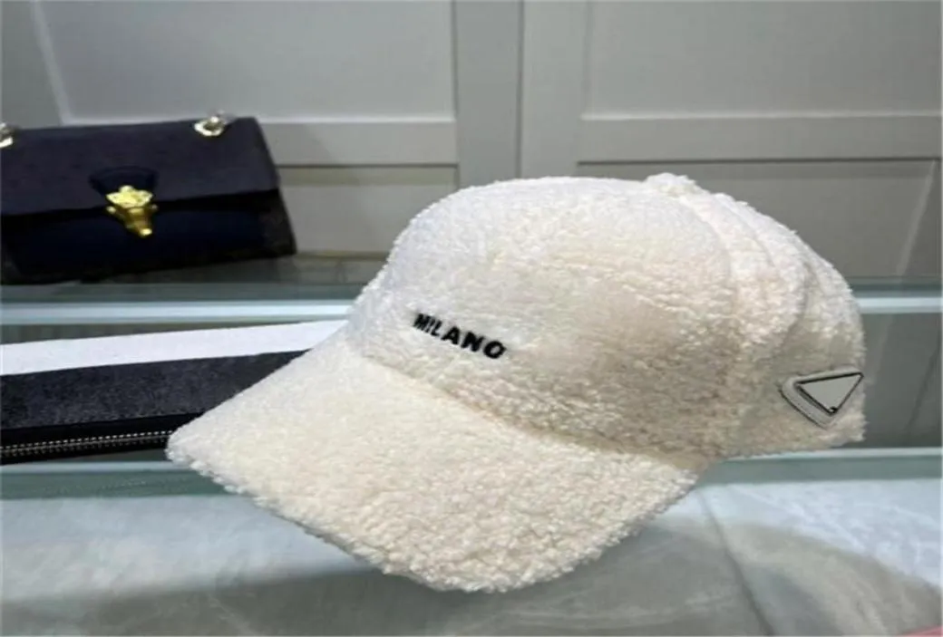 Vinterbollmössor för herrkvinnor Designer Cashmere Baseball Cap med bokstäver Fashion Street Hat Beanies Warm Furry Hats Multi Color9817150