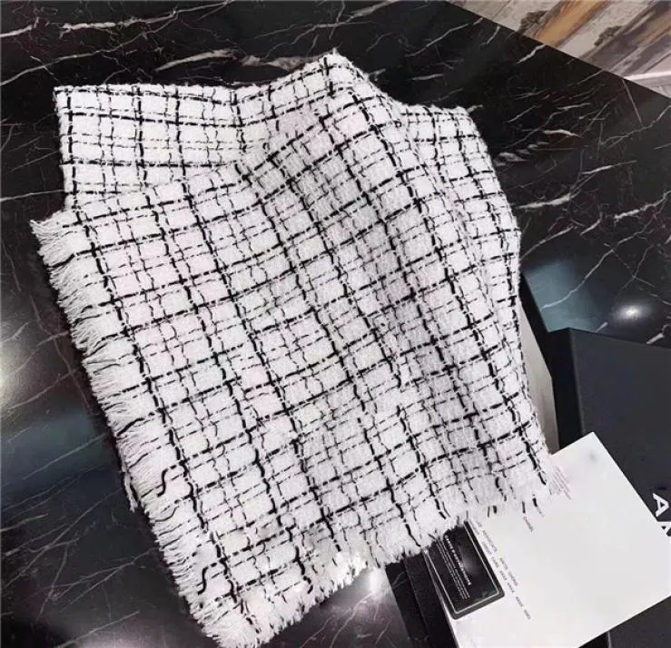 18070cm Big Size Women Printed broderi SCARF SILK Vintertryck Foulard Satin Square Head Scarves Women Shawls 033065887