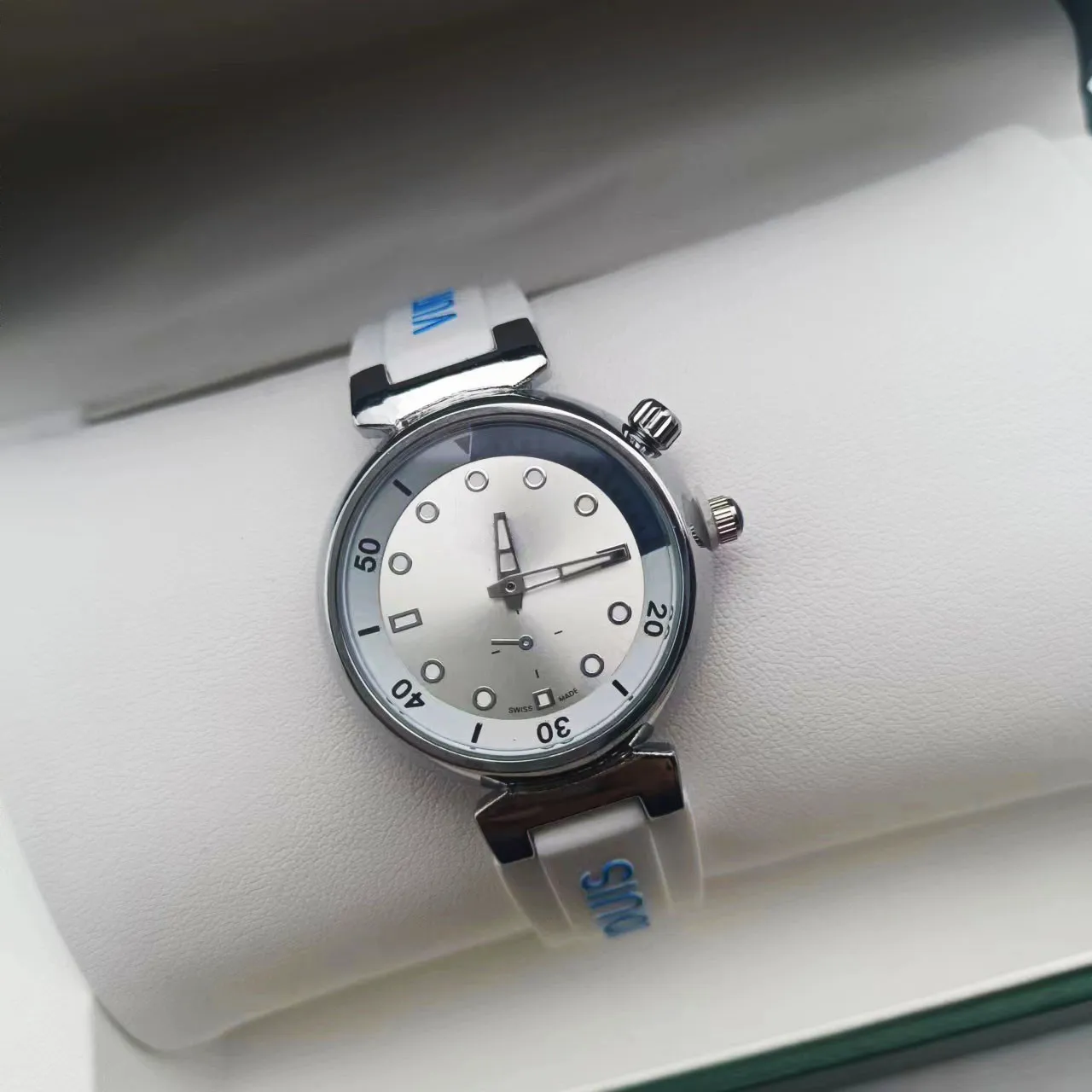 Luxury Watch Womens Tank Watch Square Watches Designer Diamond Premium Quartz Movement rostfritt stål armband safir glas vattentätt