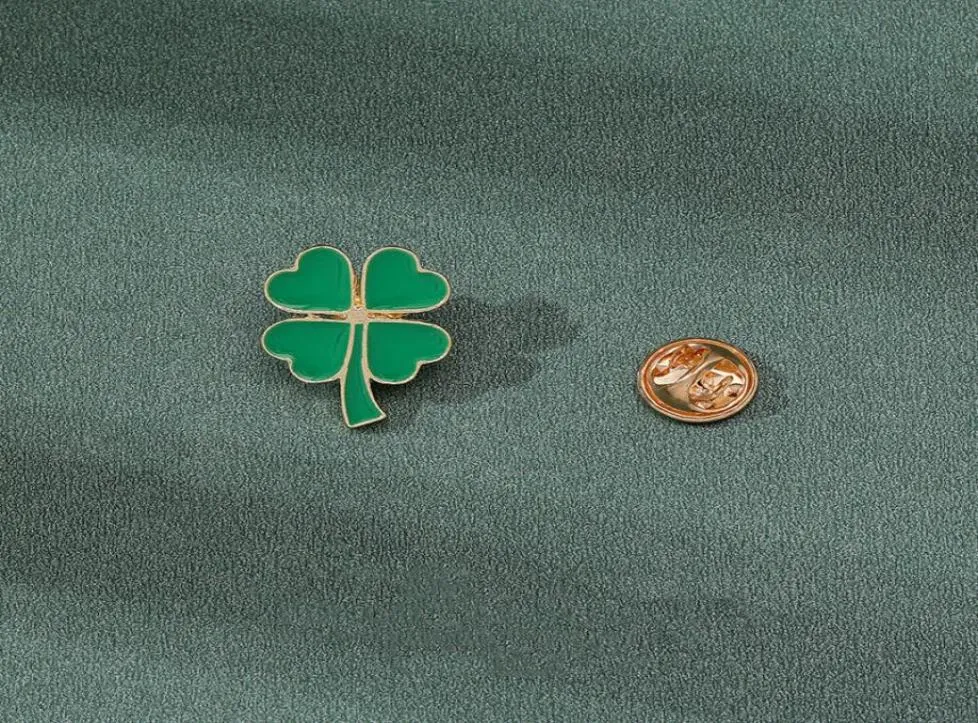 Lucky Green Fourleaf Clover Pins Brosches for Women Gold Plated Plant Emamel Pin Jewelry Student Par Metal Badges Denim Shirt 7367186