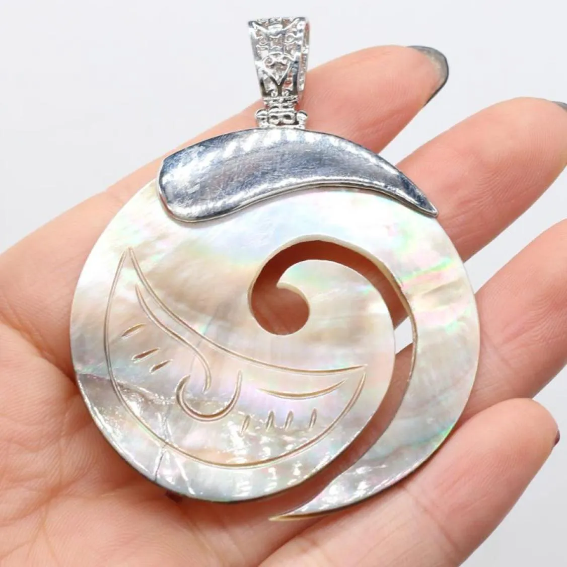 Colares Pingente Natural Mãe de Pérola Shell Swirl Esculpido Padrão Seashell Encantos para Mulheres DIY Colar Brinco Jóias Making3903861