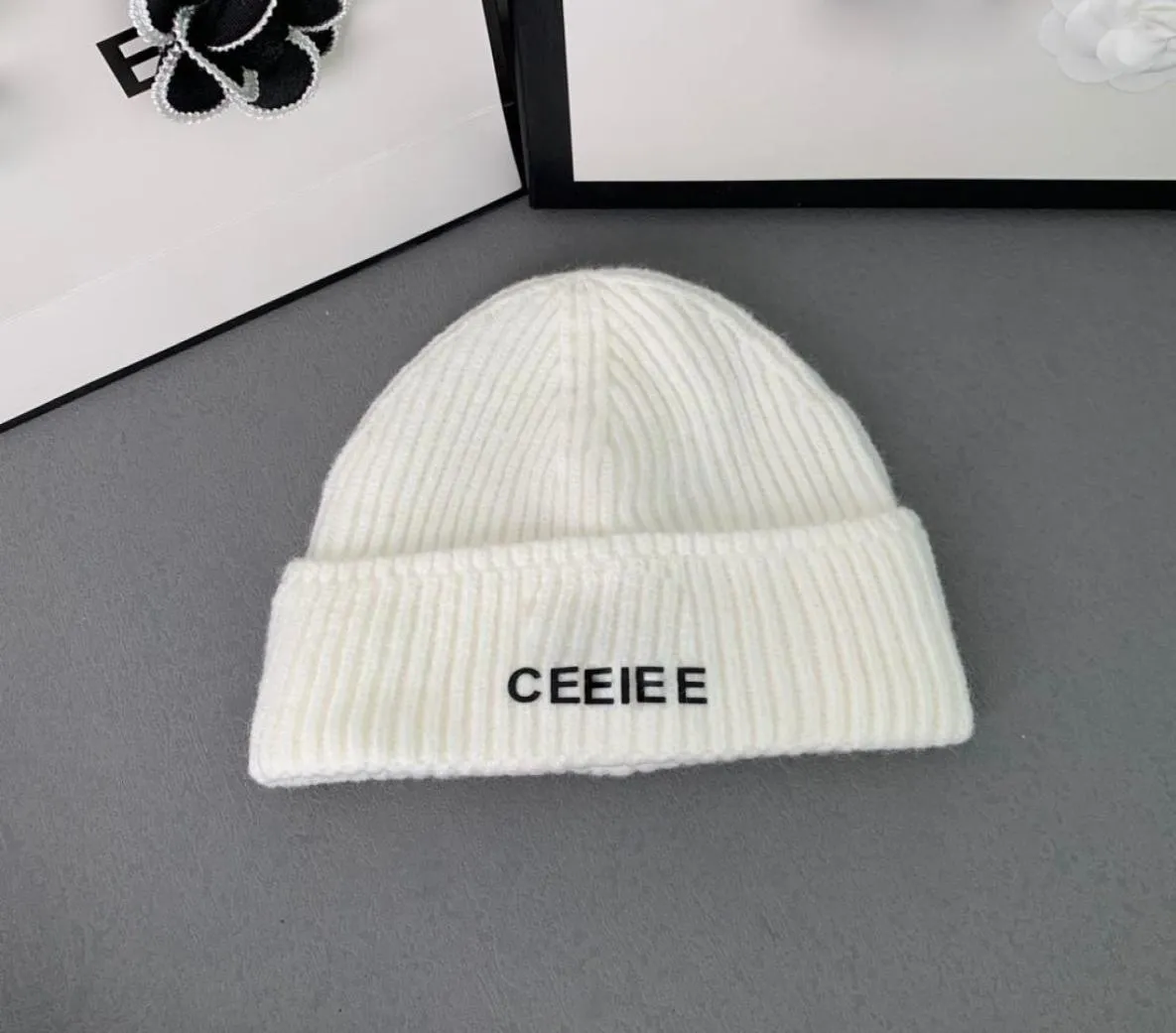 Women039S modemärkesdesigner Knit Hat Autumn and Winter Dating Gift Pure Cotton Wool Par Candy Color Letter Printing HAT3440649